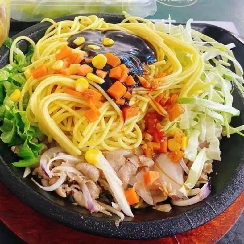 我们学校的食堂 有非常多 美味又健康的美食哦 大家可以多去食堂探索