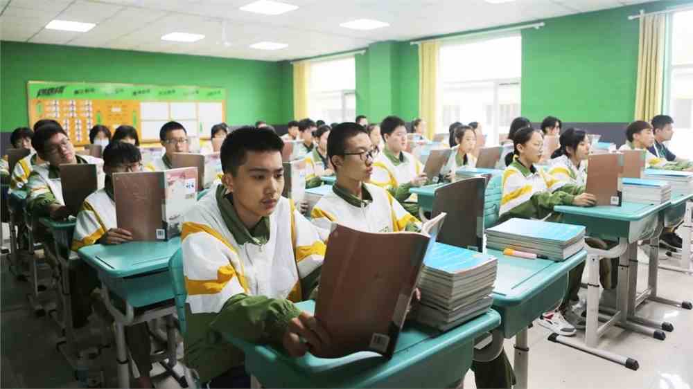 柏辰高中的服务管理篇_长春柏辰艺术中学_零二七艺考