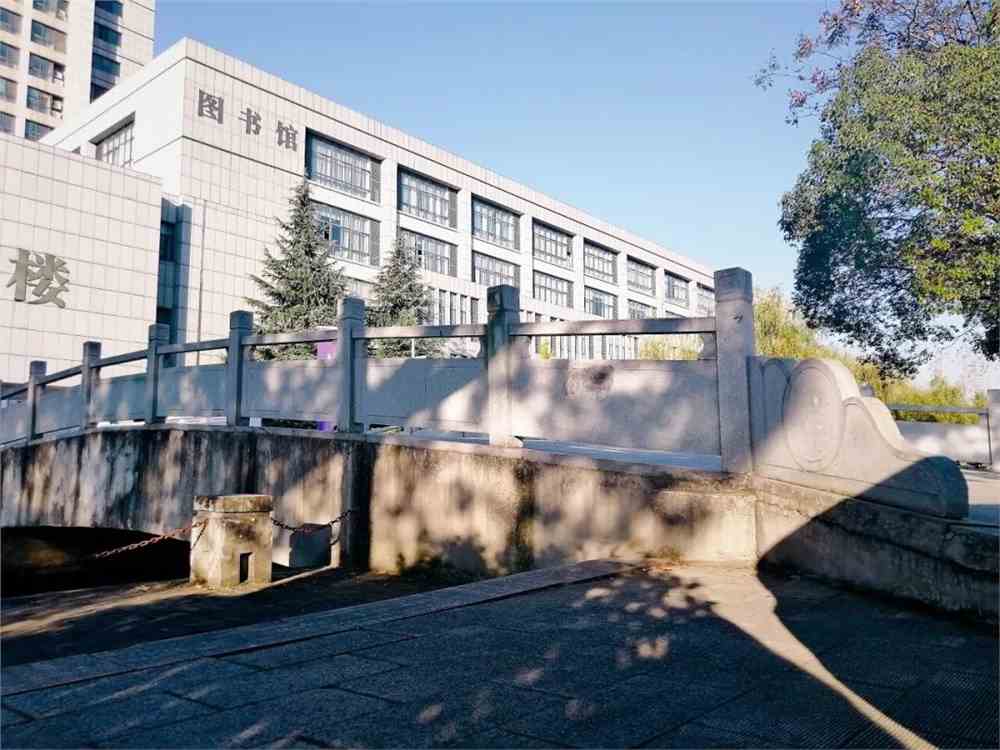 武汉华夏理工学院招生办公室