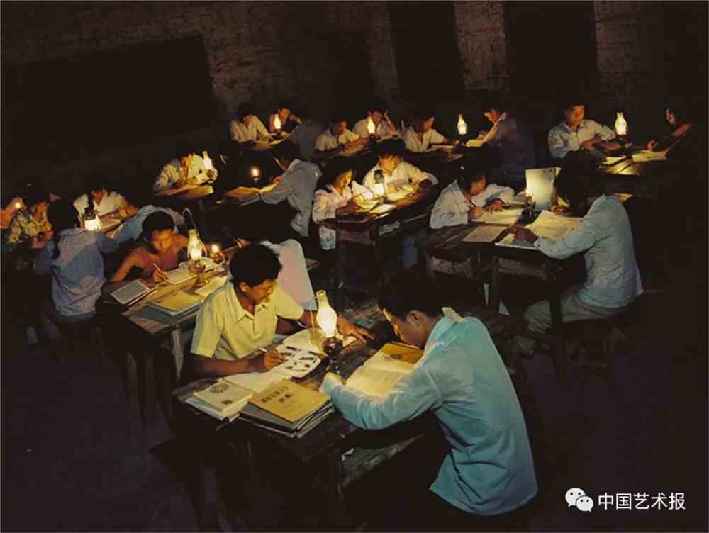 煤油灯下的新一代蔡俊荣摄