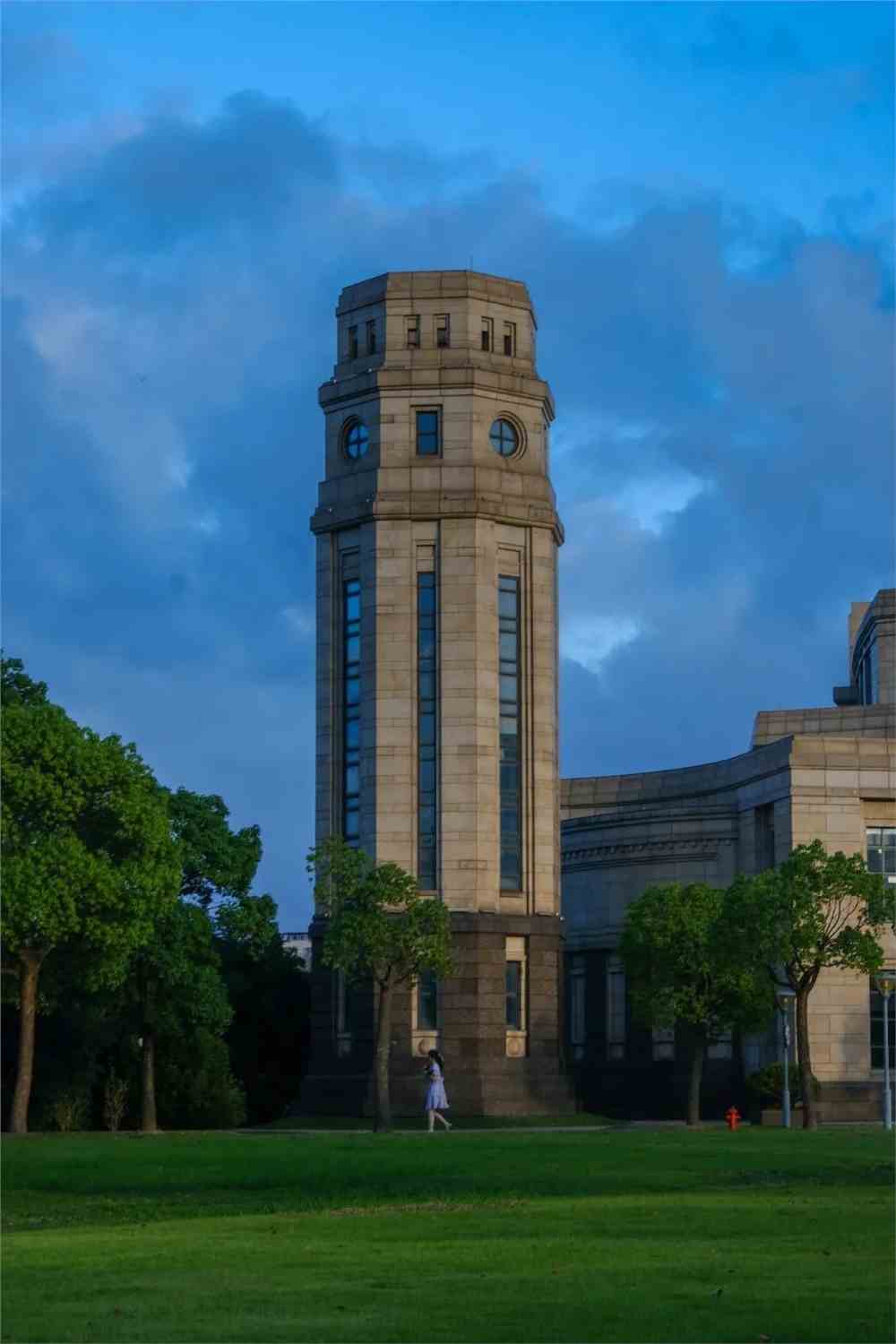 复旦大学