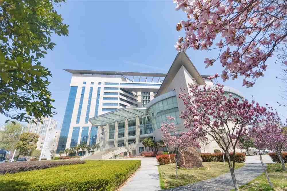 湖北大学