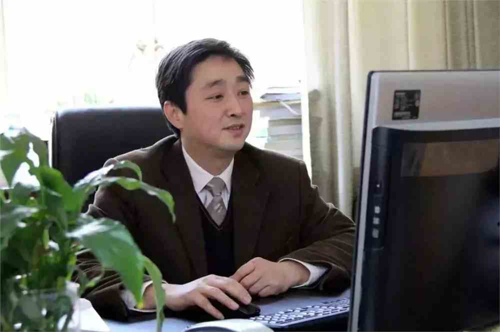 童小华,男,同济大学博士,二级教授,现任同济大学副校长,教授,博士生