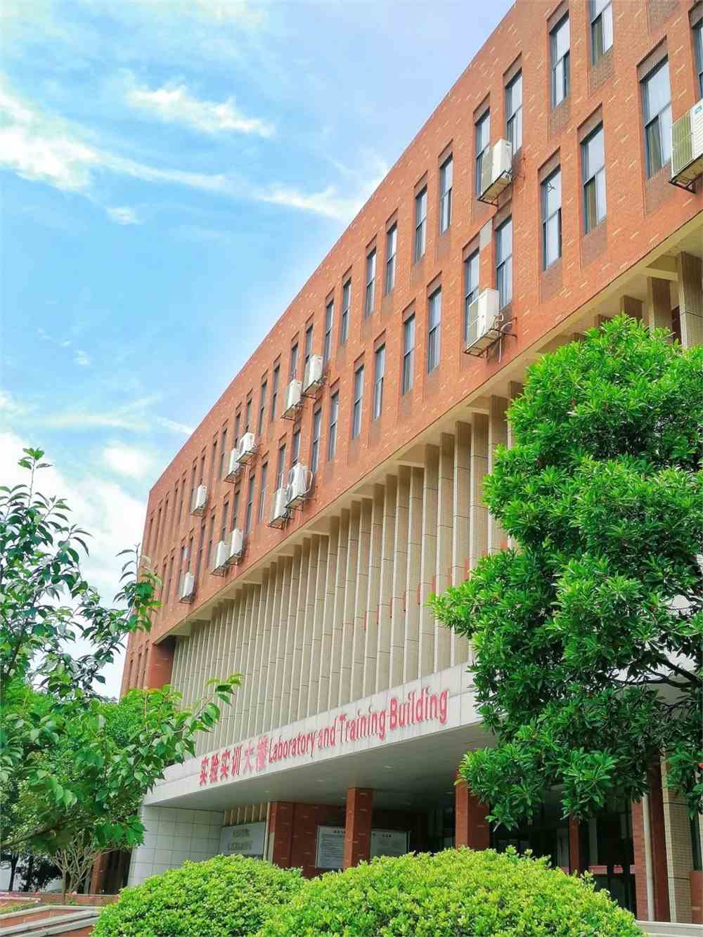 武汉外语外事职业学院